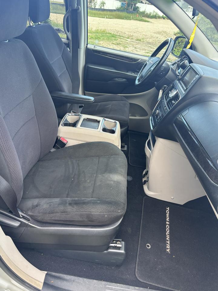 Chrysler Town & Country 4dr Wgn Touring 2011