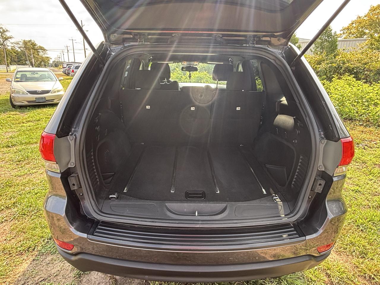 Jeep Grand Cherokee 4WD 4dr Laredo 2015