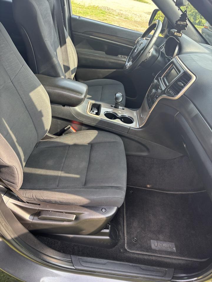Jeep Grand Cherokee 4WD 4dr Laredo 2015