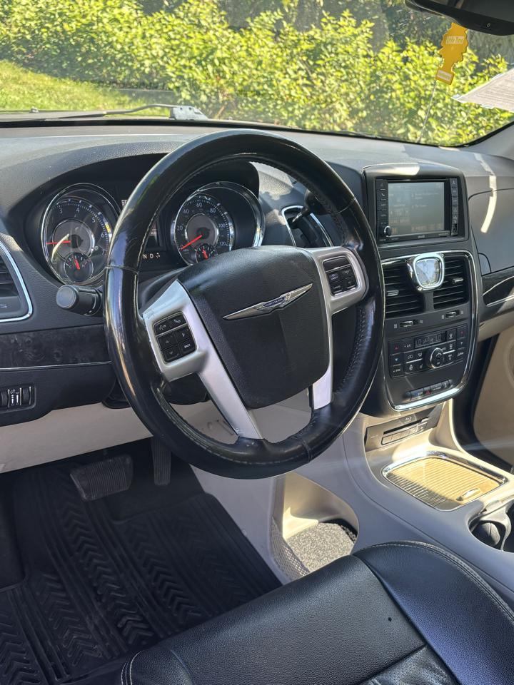 Chrysler Town & Country 4dr Wgn Touring-L 2014