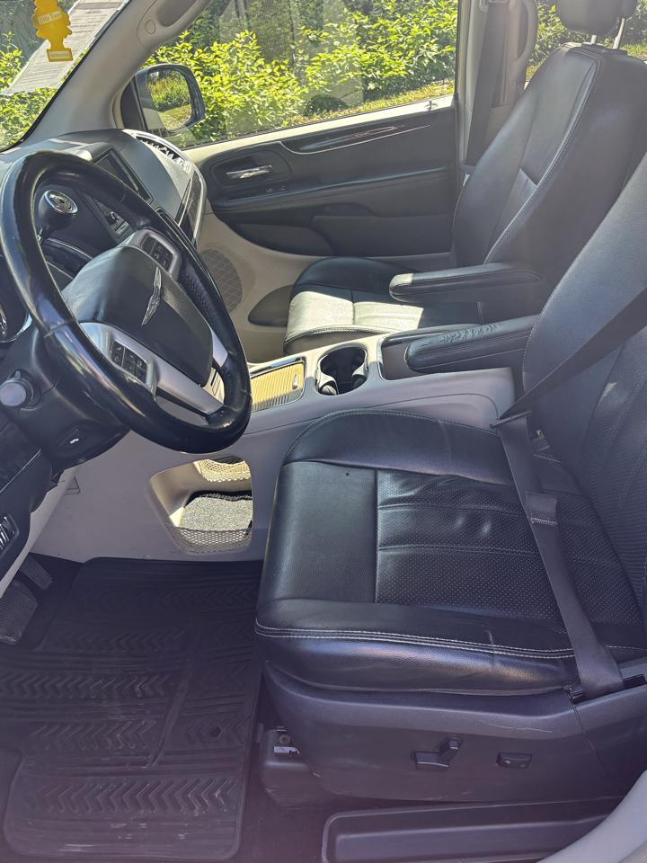 Chrysler Town & Country 4dr Wgn Touring-L 2014