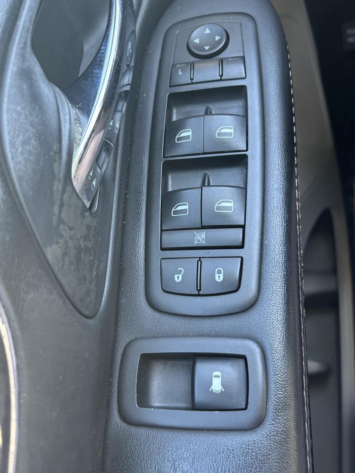 Chrysler Town & Country 4dr Wgn Touring-L 2014
