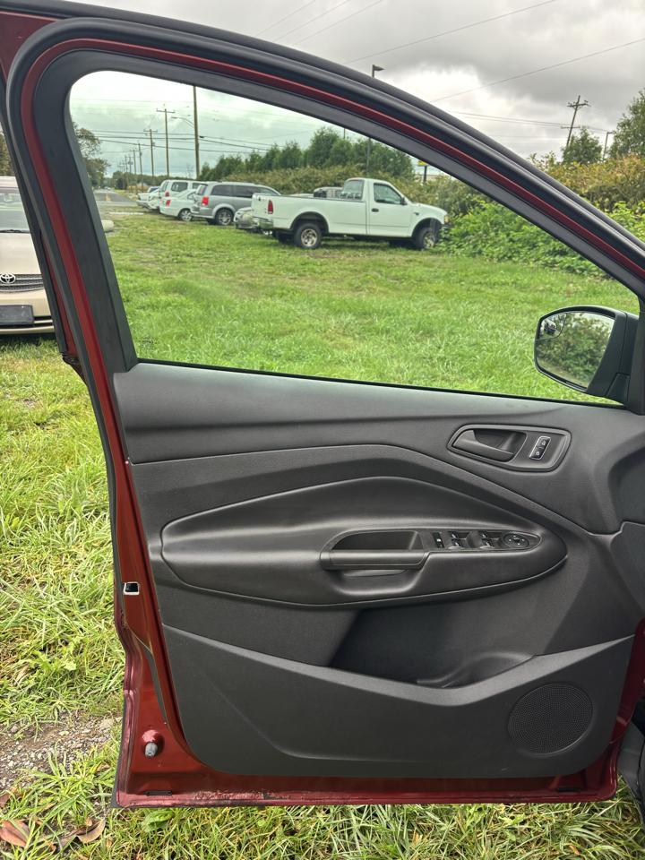 Ford Escape FWD 4dr S 2014
