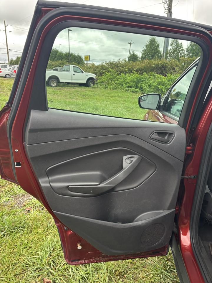 Ford Escape FWD 4dr S 2014