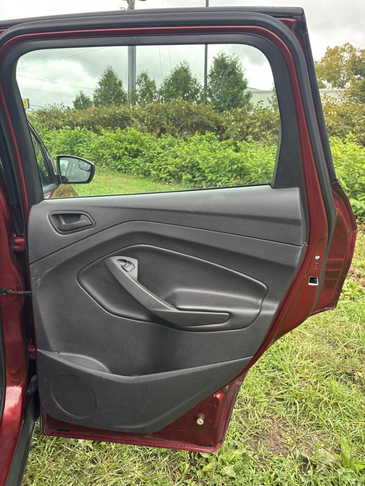 Ford Escape FWD 4dr S 2014