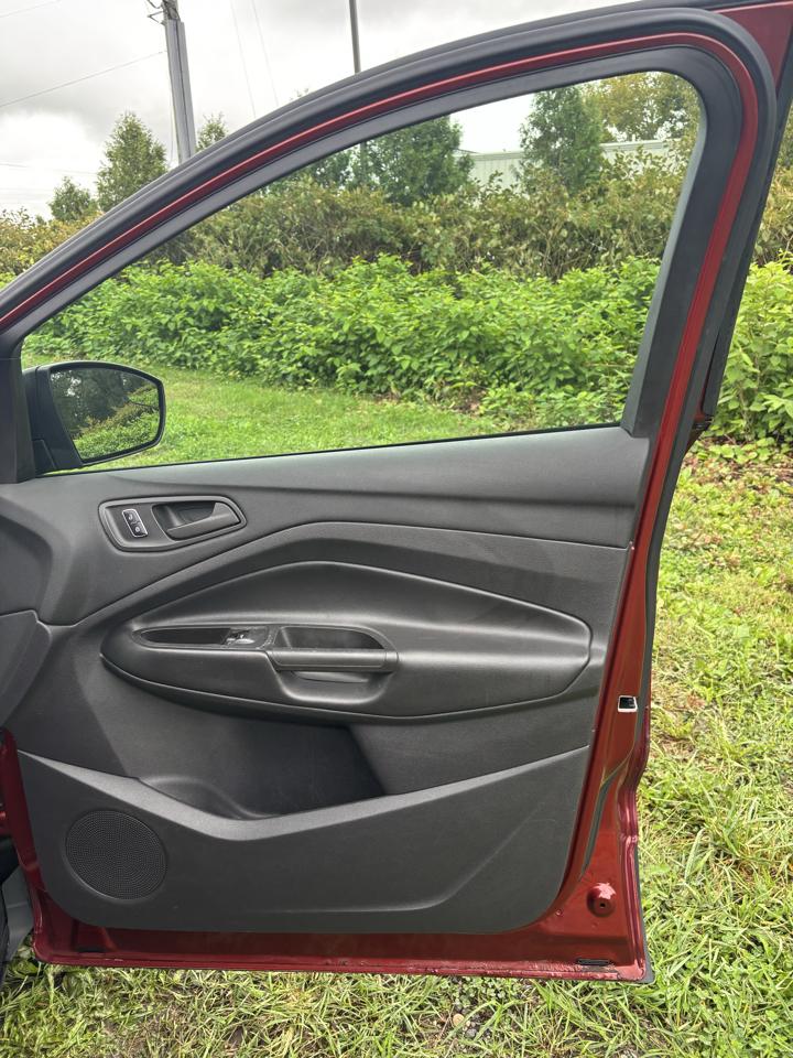 Ford Escape FWD 4dr S 2014