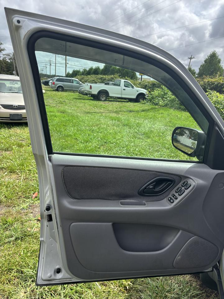 Ford Escape 4dr 103" WB XLT 4WD Sport 2002
