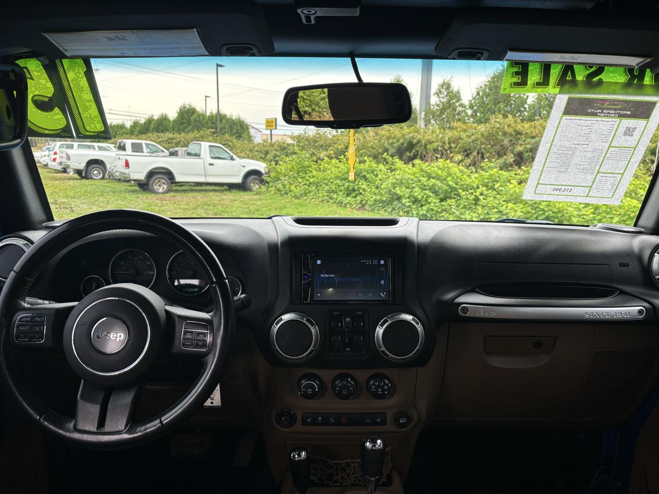 Jeep Wrangler Unlimited 4WD 4dr Sahara 2015