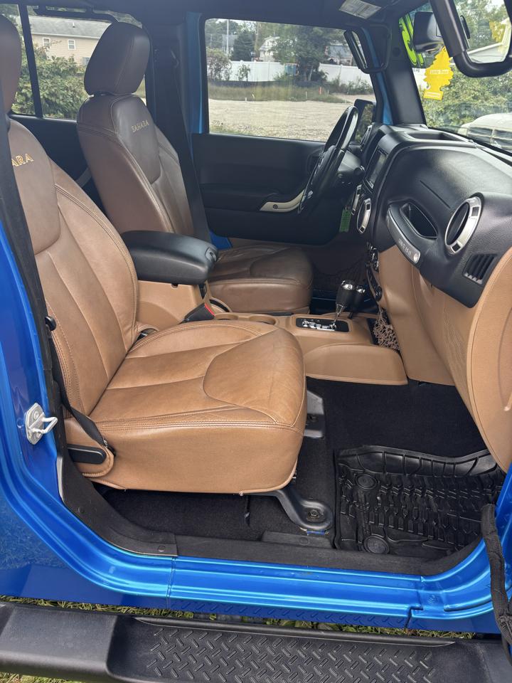 Jeep Wrangler Unlimited 4WD 4dr Sahara 2015