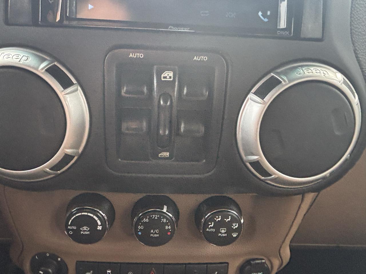Jeep Wrangler Unlimited 4WD 4dr Sahara 2015