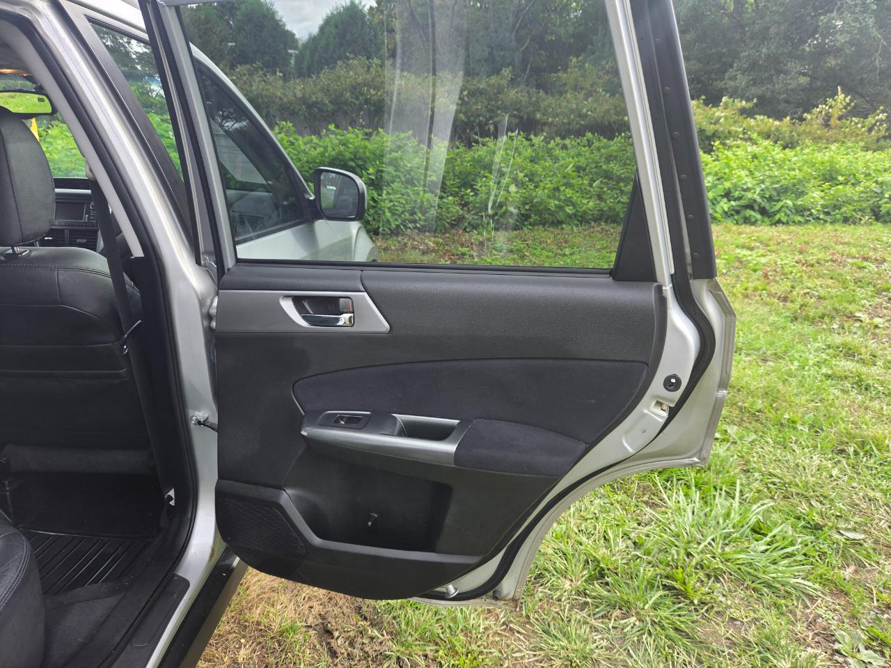 Subaru Forester 4dr Auto 2.5X Limited 2011