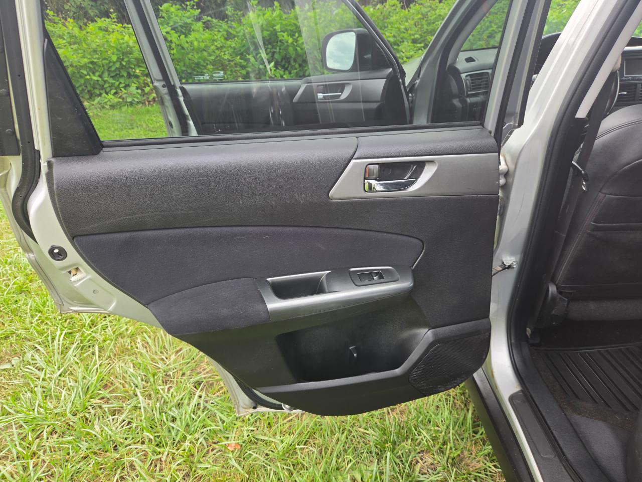 Subaru Forester 4dr Auto 2.5X Limited 2011