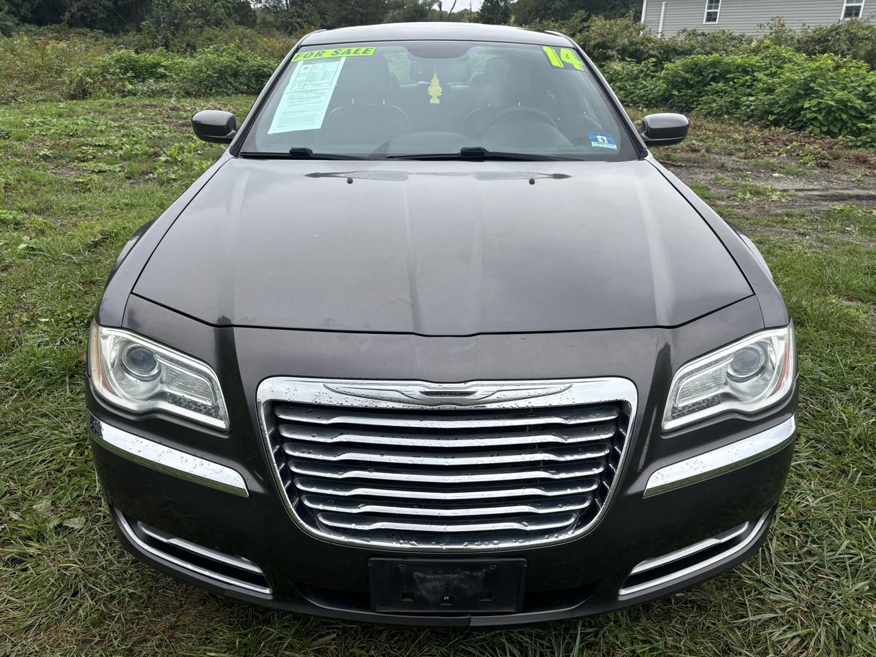 2014 Chrysler 300 4dr Sdn RWD