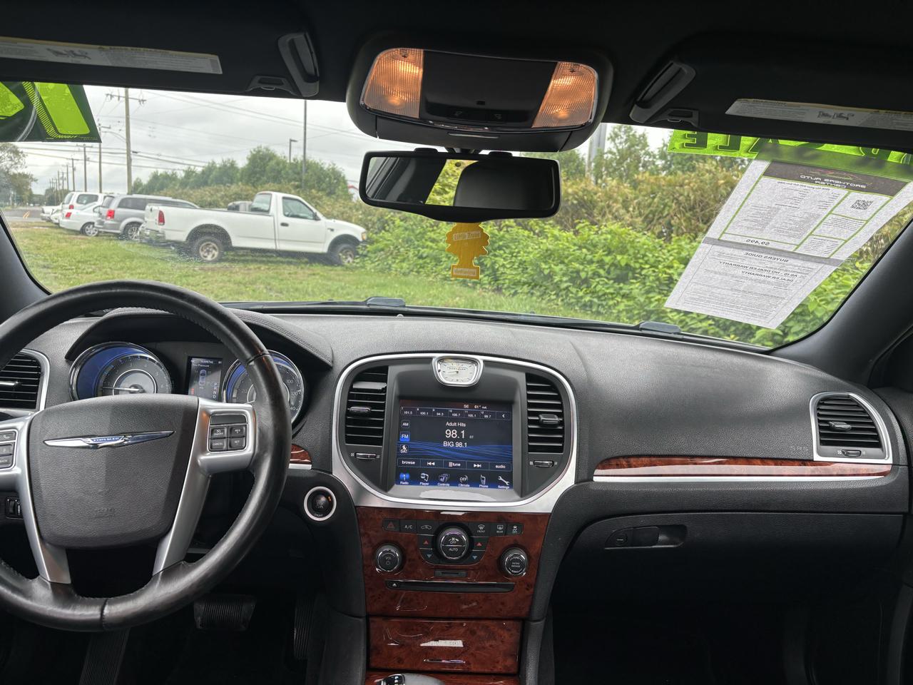 Chrysler 300 4dr Sdn RWD 2014