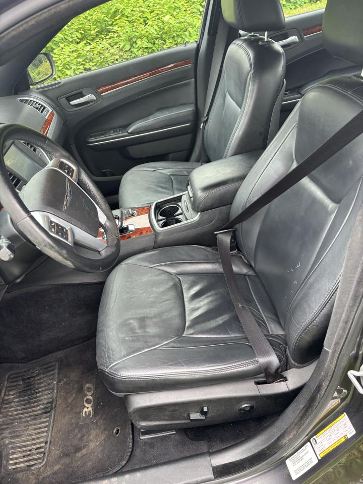 Chrysler 300 4dr Sdn RWD 2014