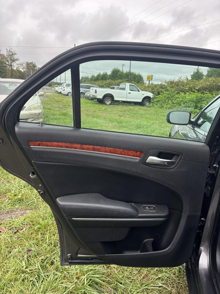 Chrysler 300 4dr Sdn RWD 2014