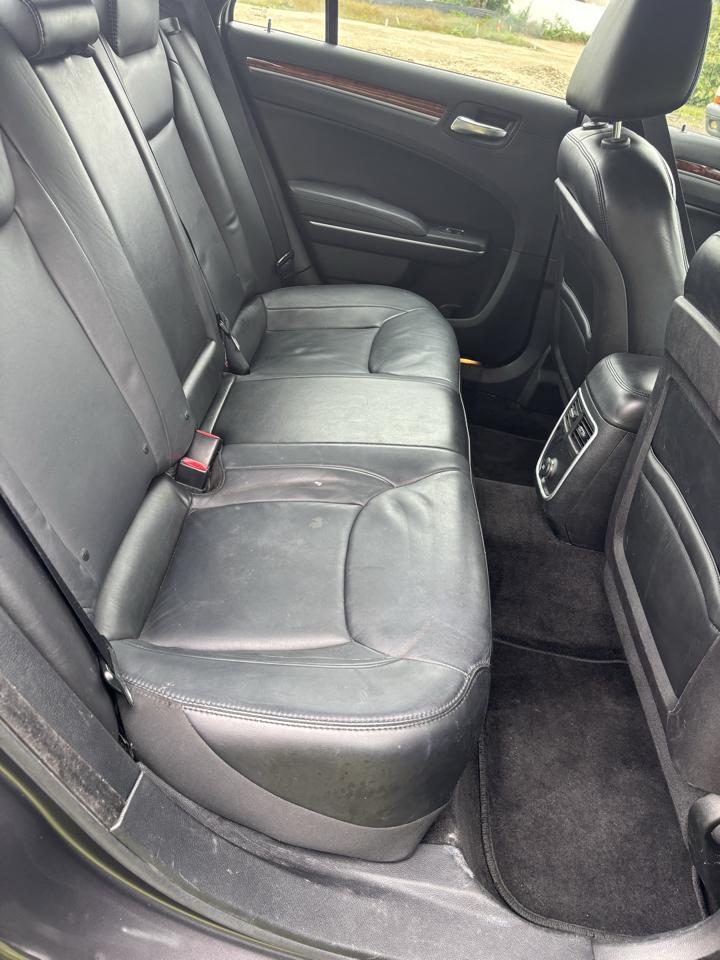 Chrysler 300 4dr Sdn RWD 2014