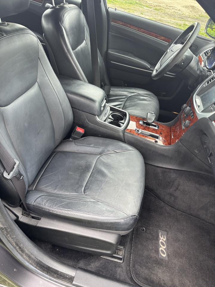 Chrysler 300 4dr Sdn RWD 2014