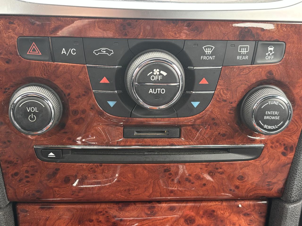 Chrysler 300 4dr Sdn RWD 2014
