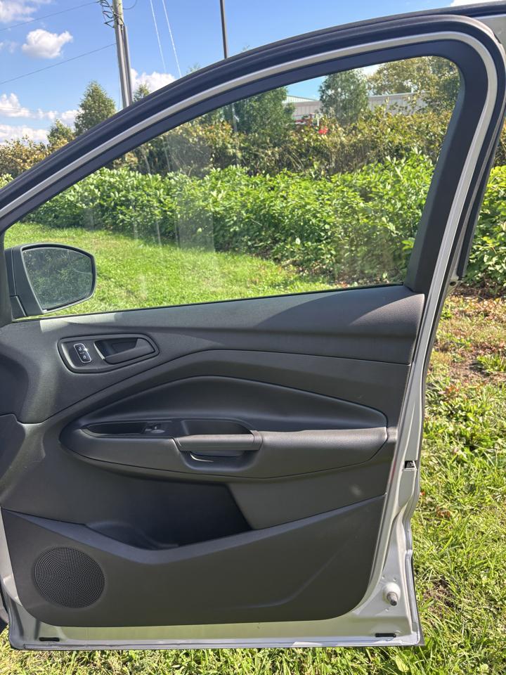 Ford Escape FWD 4dr S 2013