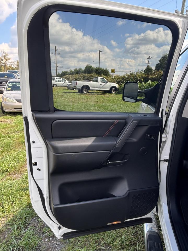 Nissan Titan 4WD Crew Cab SWB PRO-4X 2008