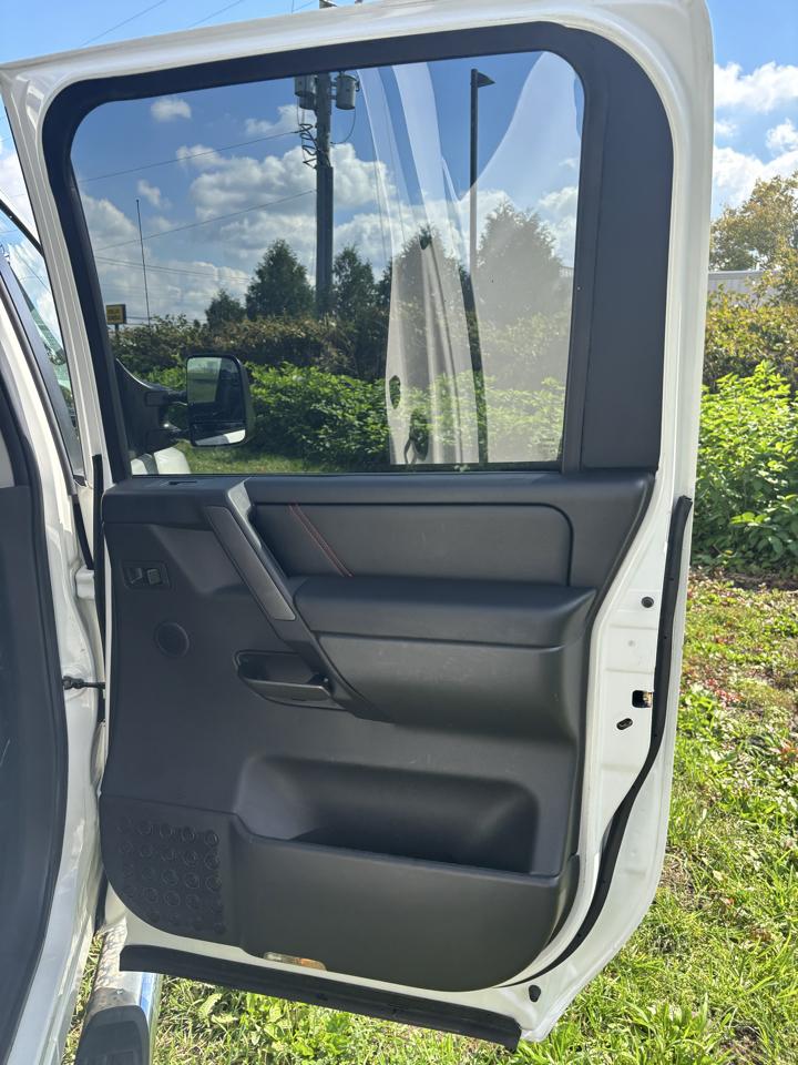 Nissan Titan 4WD Crew Cab SWB PRO-4X 2008