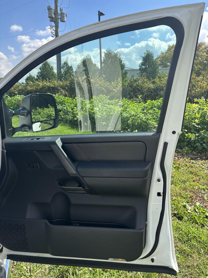 Nissan Titan 4WD Crew Cab SWB PRO-4X 2008