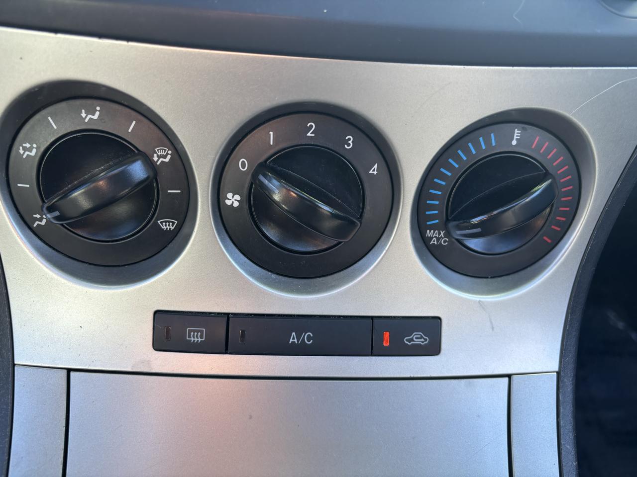 Mazda MAZDA3 4dr Sdn Auto i Touring 2010
