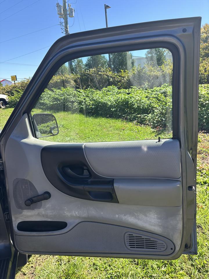 Ford Ranger Reg Cab 112" WB XLT 1999