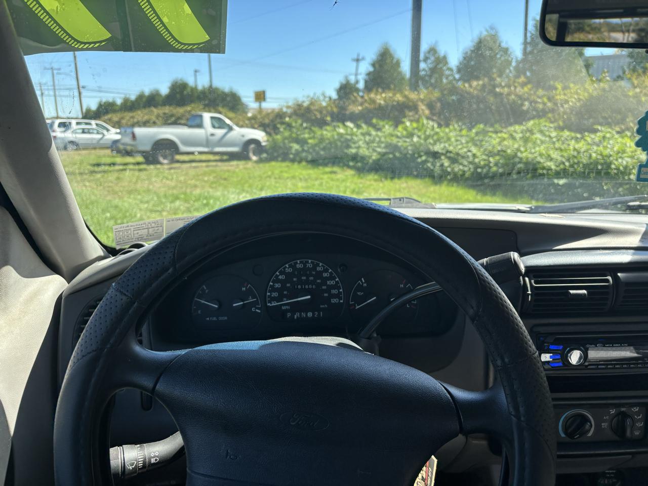 Ford Ranger Reg Cab 112" WB XLT 1999