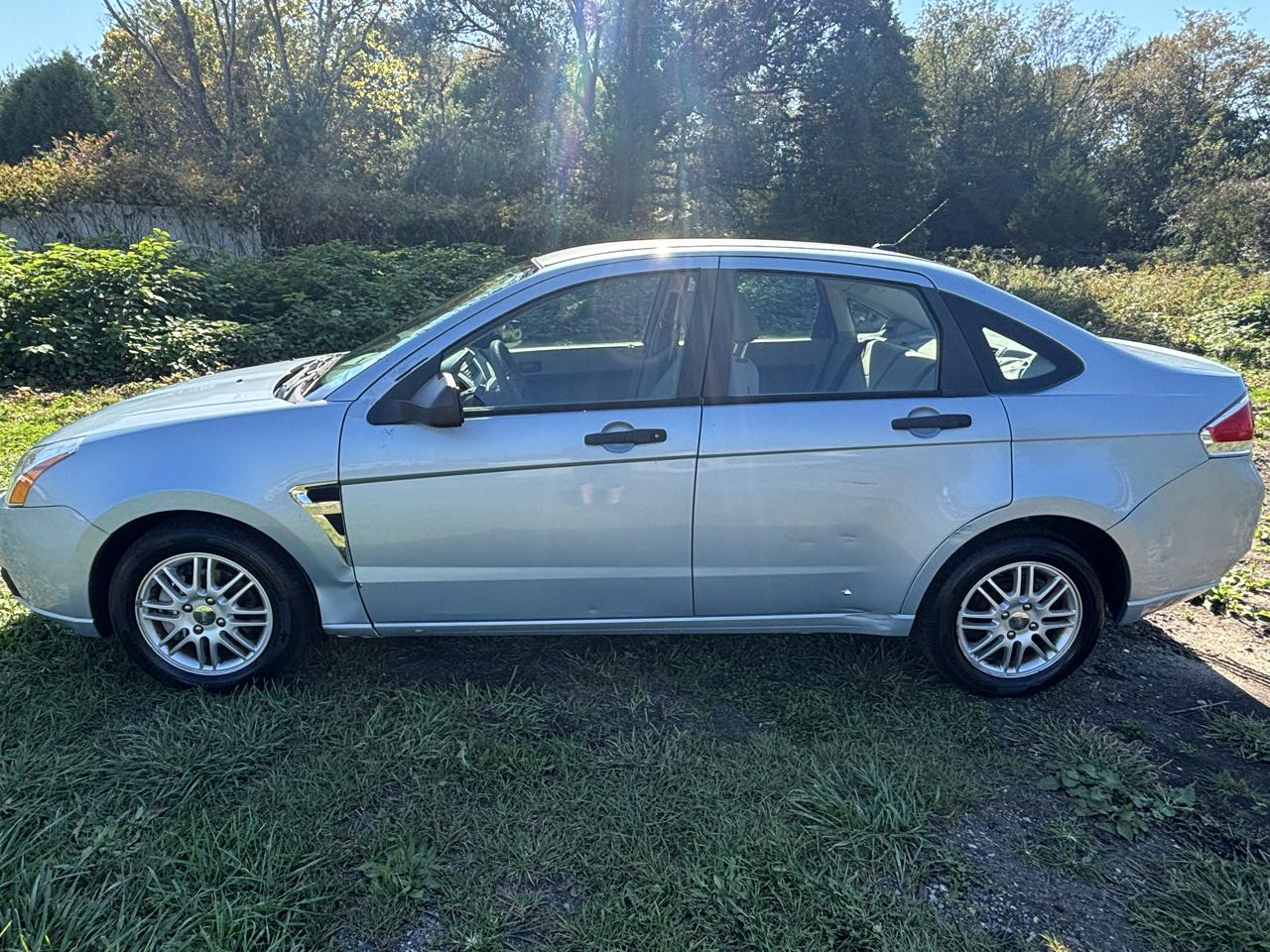 Ford Focus 4dr Sdn SE 2008