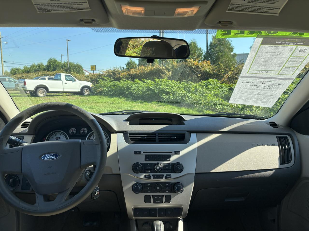 Ford Focus 4dr Sdn SE 2008