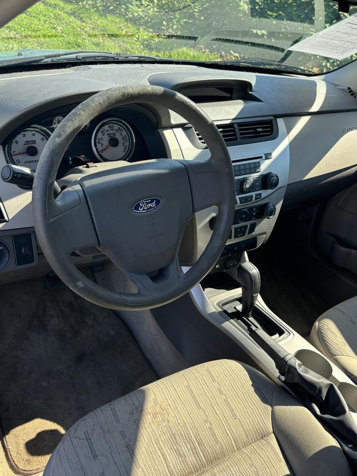 Ford Focus 4dr Sdn SE 2008