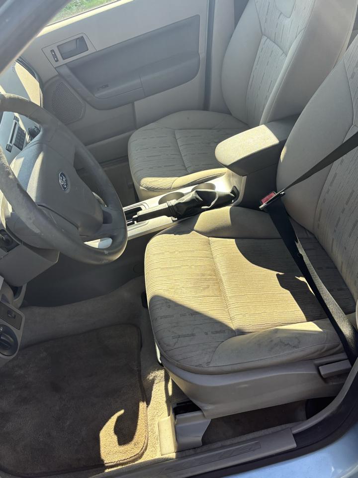 Ford Focus 4dr Sdn SE 2008