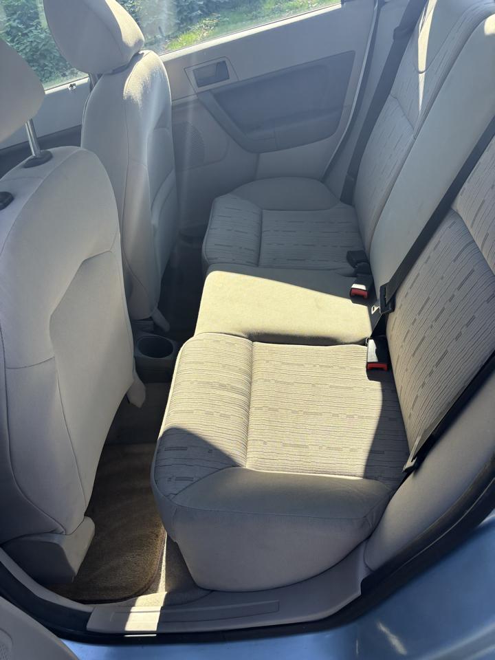 Ford Focus 4dr Sdn SE 2008