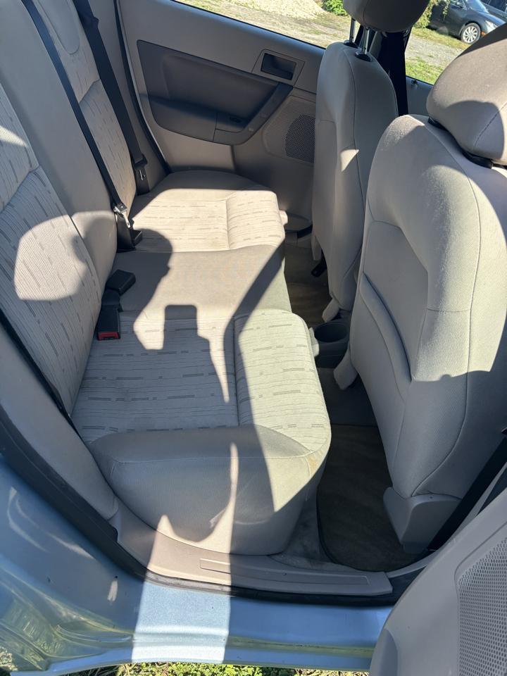 Ford Focus 4dr Sdn SE 2008
