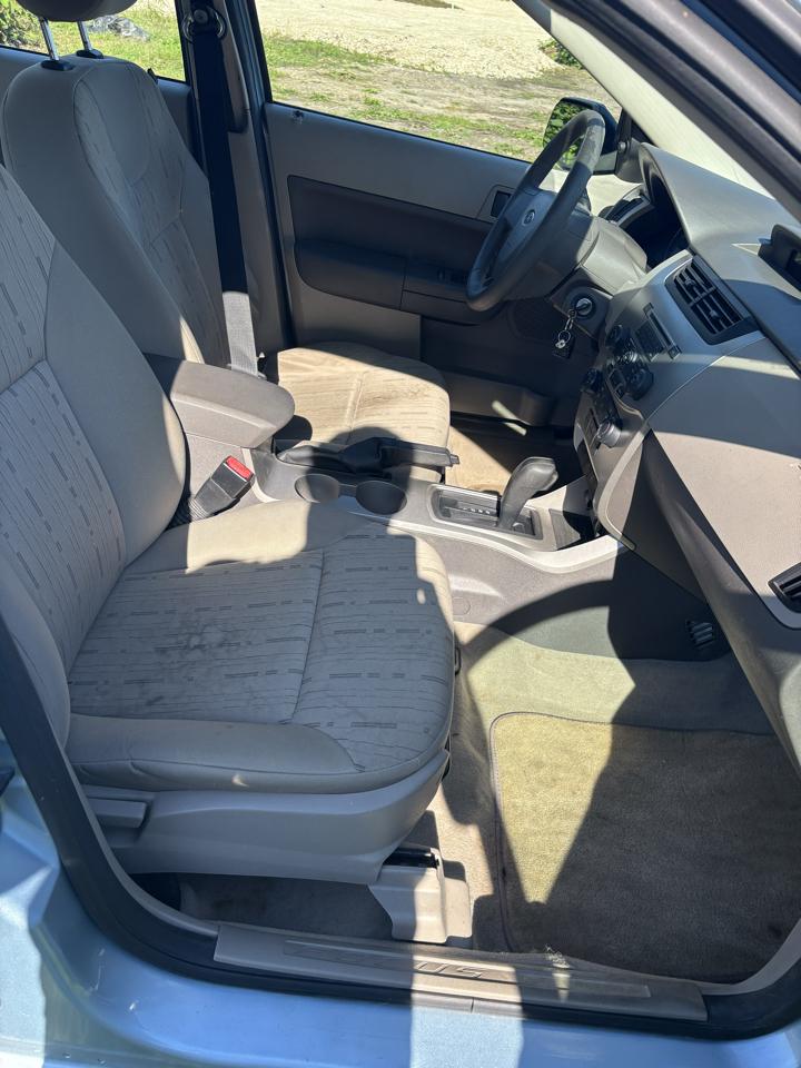 Ford Focus 4dr Sdn SE 2008
