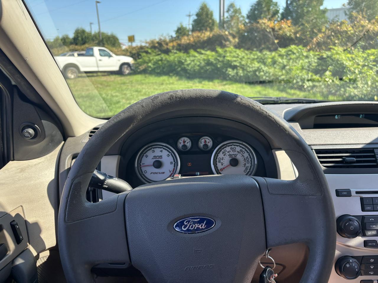 Ford Focus 4dr Sdn SE 2008