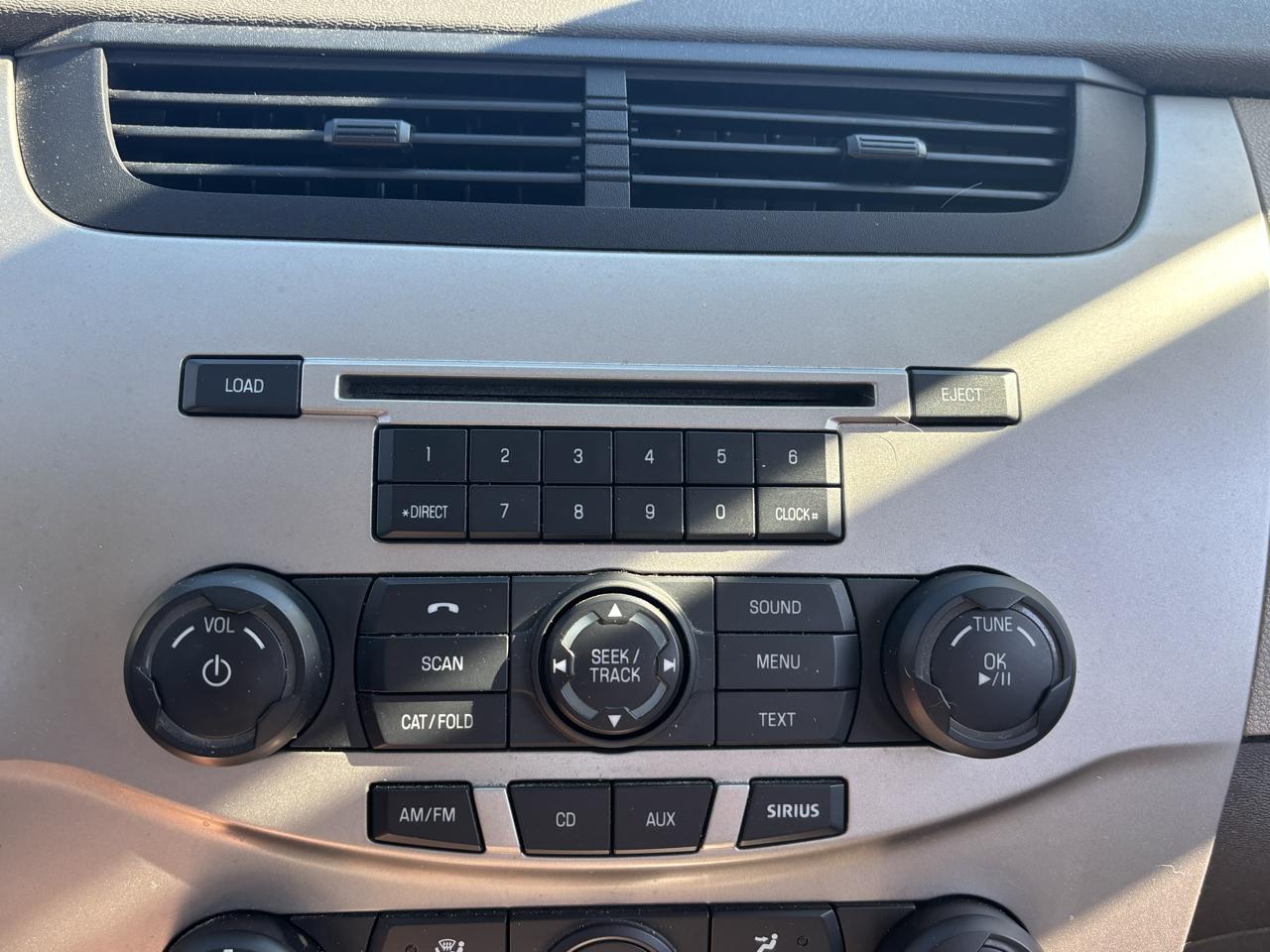 Ford Focus 4dr Sdn SE 2008