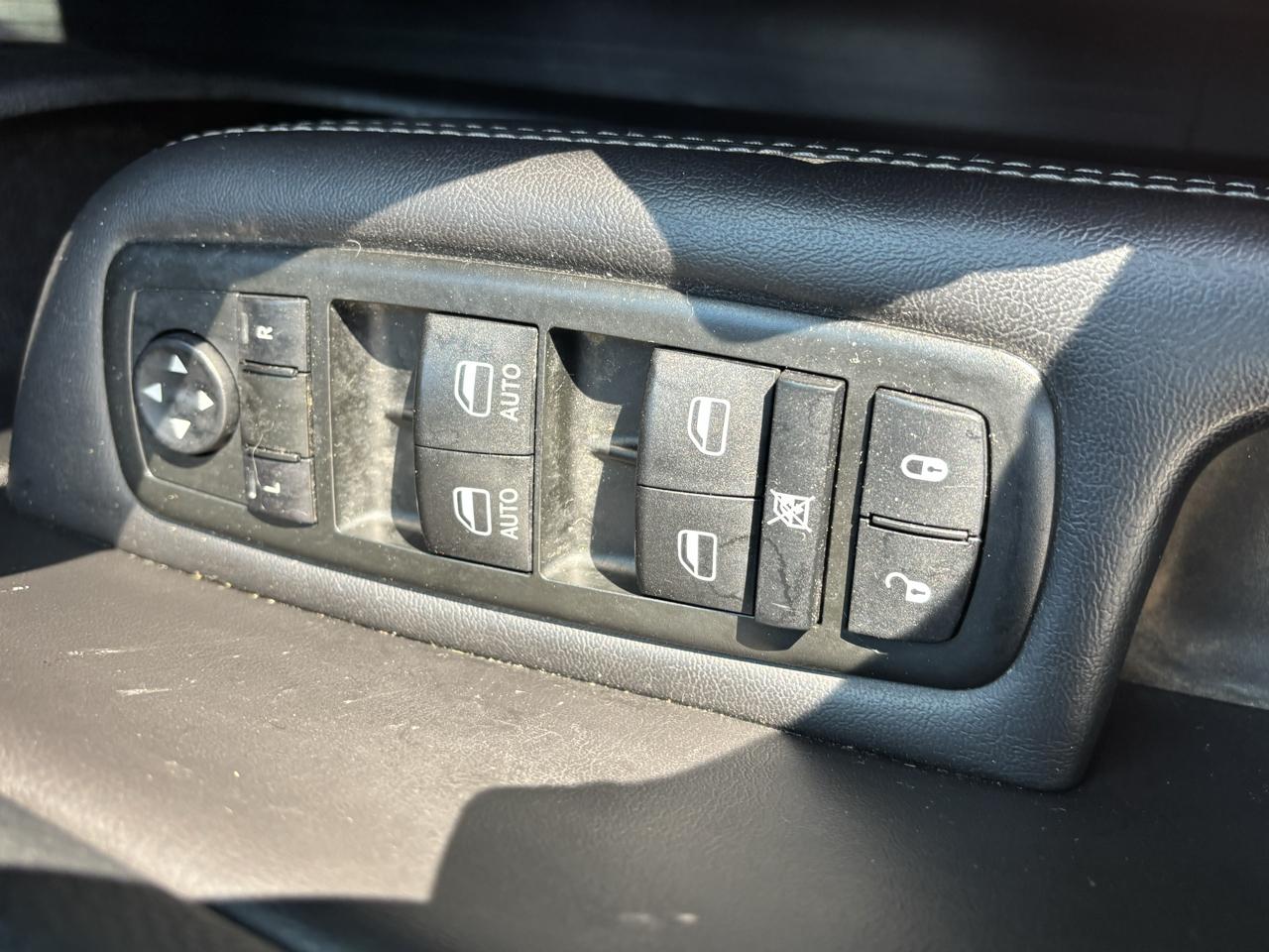 Chrysler 200 4dr Sdn C AWD 2015