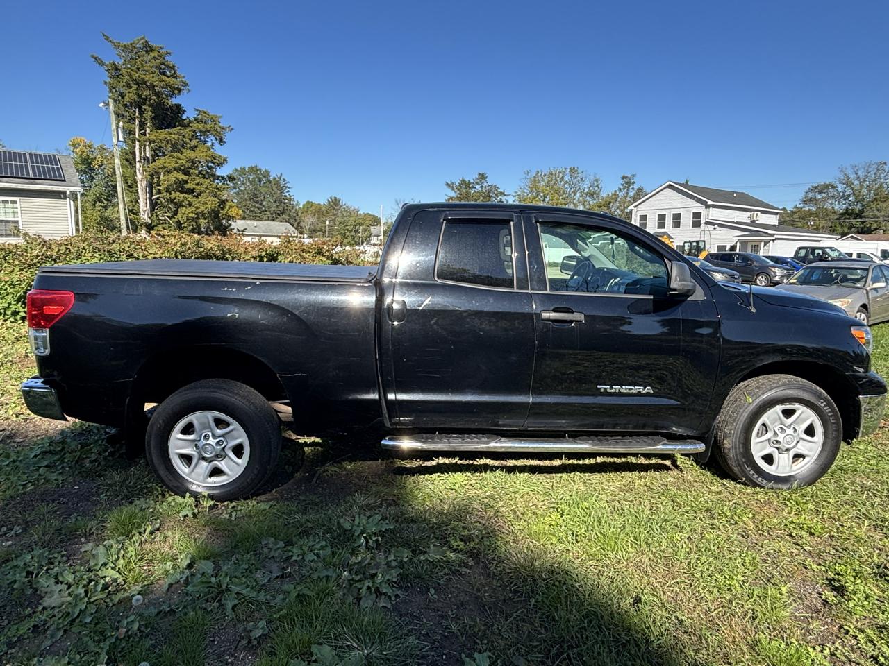 Toyota Tundra 4WD Truck Dbl 4.6L V8 6-Spd AT (Natl) 2011