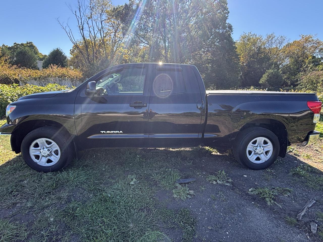 Toyota Tundra 4WD Truck Dbl 4.6L V8 6-Spd AT (Natl) 2011