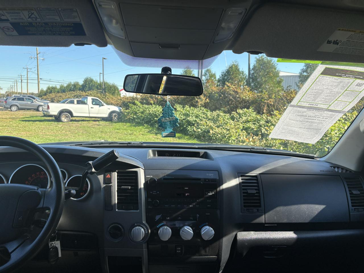Toyota Tundra 4WD Truck Dbl 4.6L V8 6-Spd AT (Natl) 2011