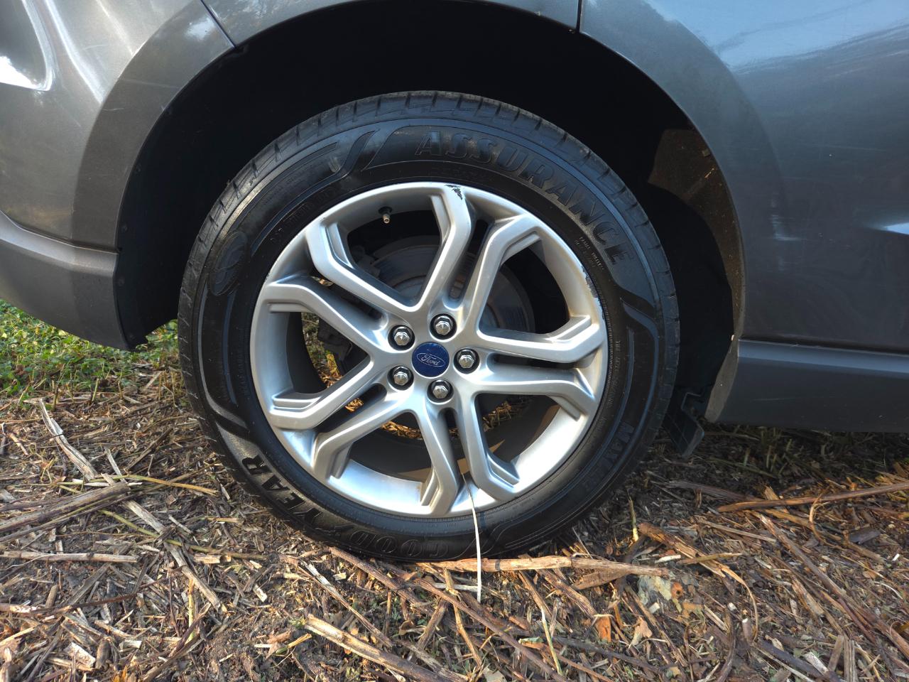 Ford Edge 4dr Titanium AWD 2015