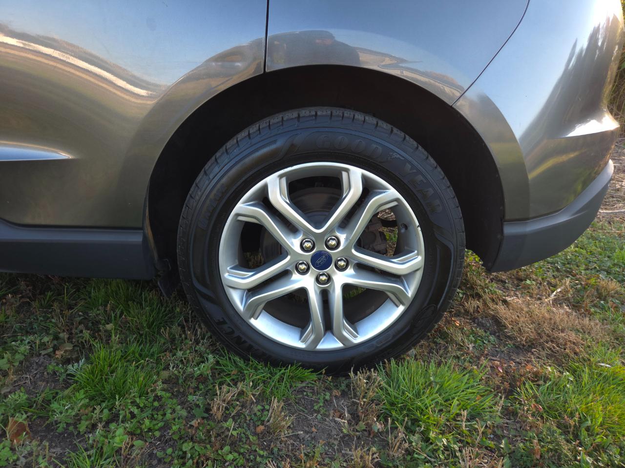 Ford Edge 4dr Titanium AWD 2015