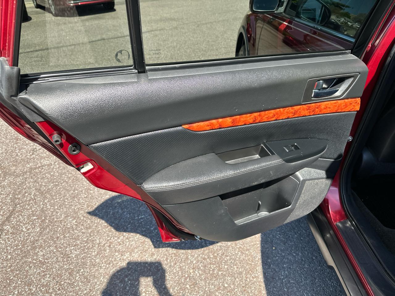 Subaru Outback 2.5i Limited 2012