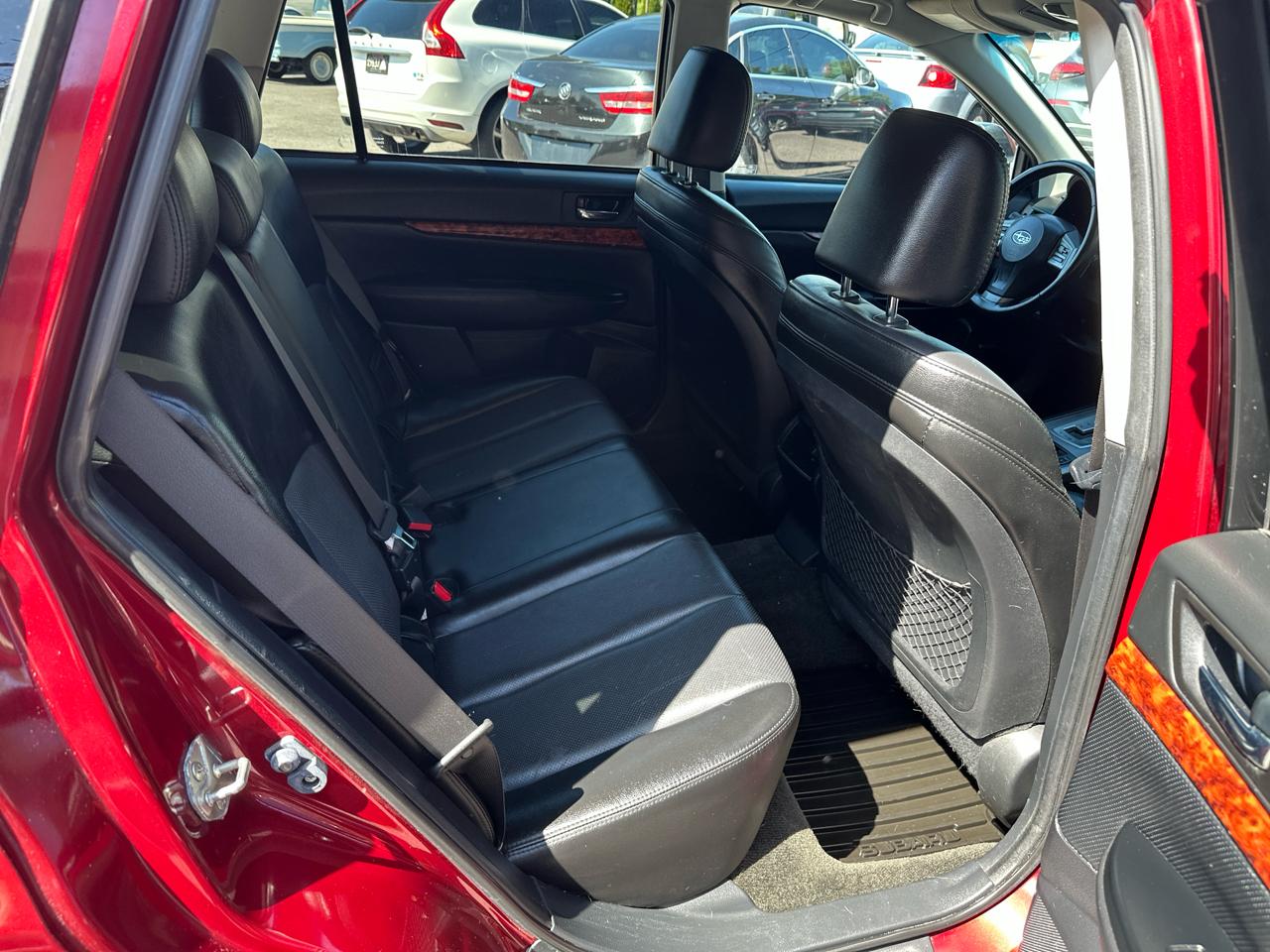 Subaru Outback 2.5i Limited 2012