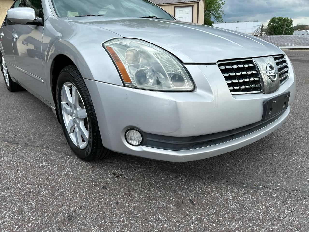 Nissan Maxima SE 2004