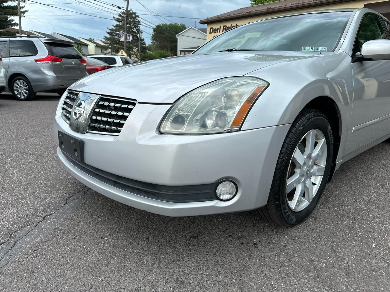 Nissan Maxima SE 2004