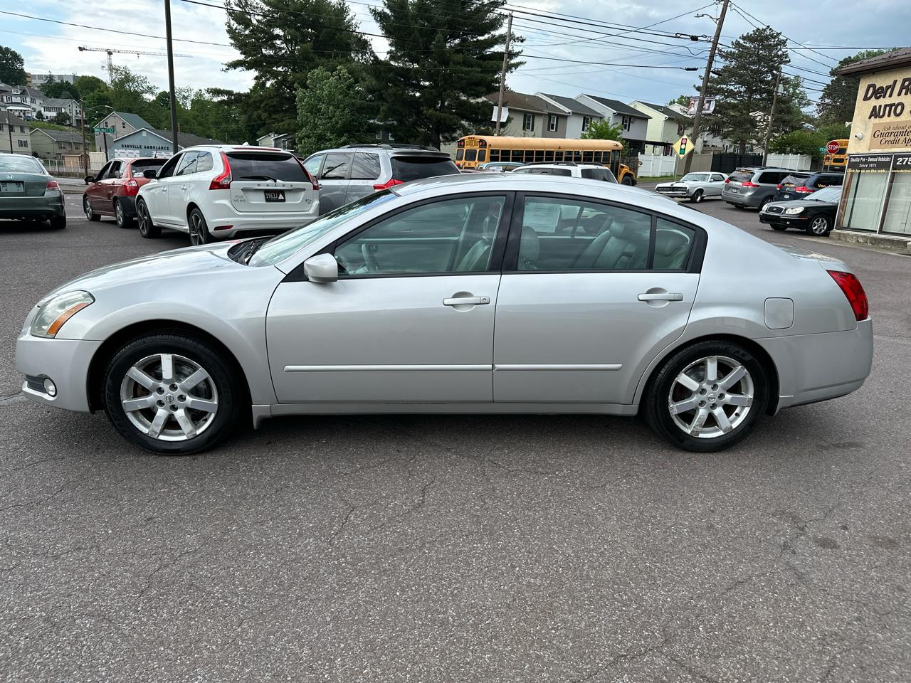 Nissan Maxima SE 2004